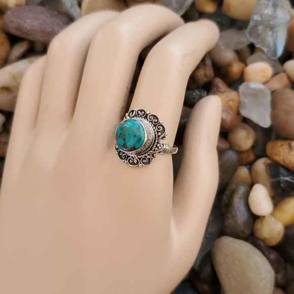 Vintage Sterling Turquoise Ring - Picture 2 of 5